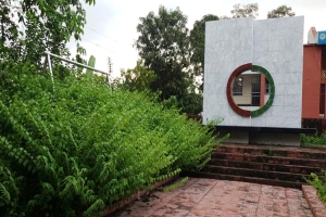 বিশ্বনাথে অযত্ন আর অবহেলায় পড়ে আছে মুক্তিযুদ্ধ স্মৃতিসৌধ
