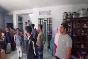 কমলগঞ্জে বিদেশি সিগারেটসহ আটক ২
