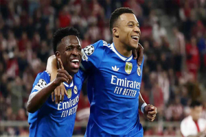 টানা ব্যর্থতায় এমবাপে ও ভিনিসিউসের ‘গোল খরার’ দায় দেখছেন না কোচ