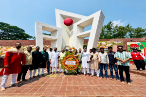 স্বাধীনতা দিবসে সিলেট কেন্দ্রীয় শহীদ মিনারে মিফতাহ্ সিদ্দিকীর পক্ষ থেকে শ্রদ্ধা নিবেদন