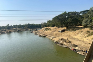 জৈন্তাপুরে প্রকাশ্যে চলছে অবৈধ বালু উত্তোলন