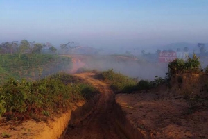 শীতের চাদরে মোড়ানো লালটিলা