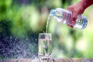 পানি পান করার ছয় সুন্নত