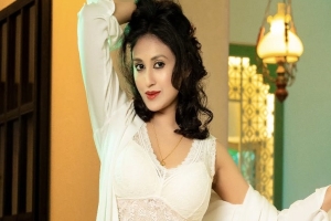 কুপ্রস্তাব নিয়ে যা বললেন কুসুম