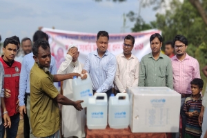 গোয়াইনঘাটে হাওর এলাকার ৫০০ পরিবার পেলেন জরুরি সেবা 