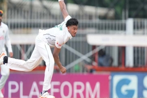 পুরো সেশনে কেবল এক উইকেট