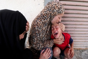 গাজায় শিশুখাদ্য নেওয়ার লাইনে বোমাবর্ষণ, ৯ শিশুসহ নিহত ৮২