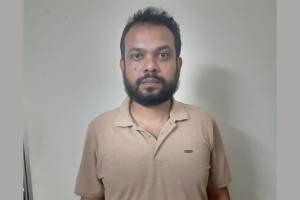 ধোপাদিঘীর পার ওয়াকওয়ে থেকে ইয়াবা সহ যুবক আটক