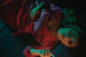 জাঁকালো পার্টিতে ফাঁস হয় নায়িকার অন্ধকার অতীত 