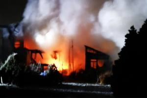 জাপানে ৭.৫ মাত্রার ভূমিকম্প, বাড়িঘরে আগুন