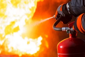 কুমারপাড়া গ্যাস লাইনে হঠাৎ আগুন 