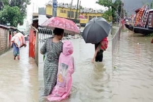 সুনামগঞ্জে পানিবন্দী লাখো মানুষ, প্লাবিত নতুন নতুন এলাকা