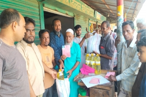 জৈন্তাপুরে টিসিবির পণ্য বিক্রিতে তদারকি করছে সাধারণ ছাত্ররা