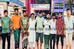 মজুমদারপাড়া থেকে ডিবির অভিযানে ৯ জুয়ারি আটক