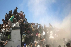 গাজায় ত্রাণের ট্রাক উল্টে নিহত অন্তত ২৫