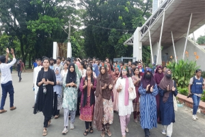 শাবিপ্রবিতে আন্দোলনকারীদের ওপর ছাত্রলীগের হামলা, প্রতিবাদে বিক্ষোভ