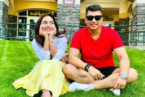 কানাডায় একফ্রেমে জায়েদ খান-নুসরাত ফারিয়া