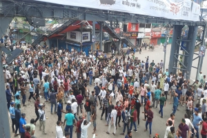 বন্দরবাজারে পুলিশের সাথে ছাত্র-জনতার সংঘর্ষ