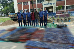 কোম্পানীগঞ্জে বালুবাহী ট্রাকে ৬৩ লাখ টাকার ভারতীয় মদ, আটক ২