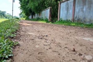 পাঁচ বছরেও শেষ হয়নি দুই কিলোমিটার সড়কের পাকাকরণ