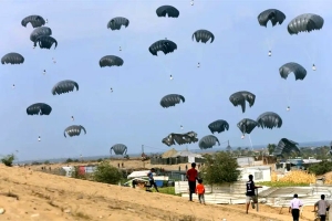 গাজার আকাশ থেকে ত্রাণের বৃষ্টি ফেলবে দুই প্রতিবেশী