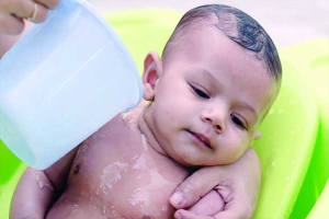 শিশুর গোসলে যা করবেন