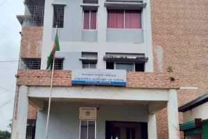এক মাসেও যোগদান হয়নি মধ্যনগরের নতুন ইউএনওর
