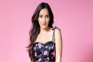 নির্বাচনে লড়তে চান নেহা