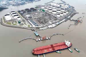 রুশ তেল কেনা ‘স্থগিত’ করল চীনের রাষ্ট্রীয় কোম্পানিগুলো