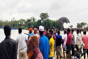 রাতারগুলে পানিতে নেমে পর্যটক নিখোঁজ