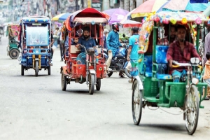 নগরীতে বেপরোয়া ব্যাটারি চালিত রিকশা