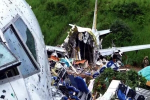 কানাডায় যাত্রীবাহী বিমান বিধ্বস্ত, নিহত ৬