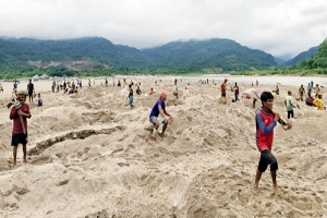 সাদাপাথর লুটের দেড় থেকে দুই হাজার ব্যক্তি জড়িত: হাইকোর্টে প্রতিবেদন