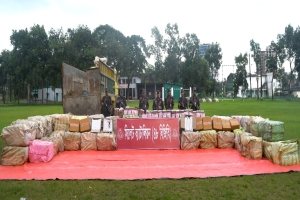 সিলেট তামাবিল সড়কে সাড়ে তিন কোটি টাকার ভারতীয় মালামাল আটক