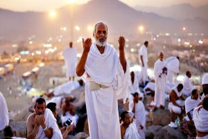 ‘লাব্বাইক’ ধ্বনিতে মুখরিত আরাফাত ময়দান