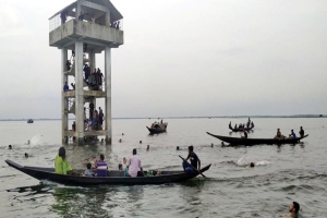 হাকালুকিতে পর্যটকের উপচেপড়া ভিড়
