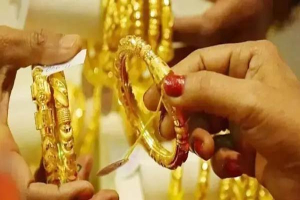 ভ্যাটসহ ২ লাখ ৩১ হাজার টাকার বেশি ভরি সোনা