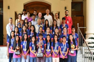 সাফ চ্যাম্পিয়নদের সংবর্ধনা দিলেন প্রধান উপদেষ্টা