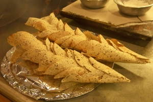   সিলেটে দেড়লাখ টাকার পাঁপড় গাড়ি জব্দ : আটক ৩