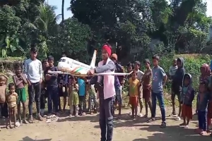 তাহিরপুরে বিমান তৈরি করলো কৃষকের ছেলে আনিসুল