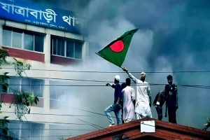 হাসিনার পলায়ন উদযাপনের জনস্রোতে কেন এতো গুলি?