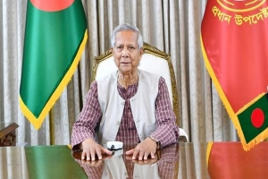 প্রধান উপদেষ্টাকে এখন কঠোর হতেই হবে