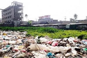 পুকুর না ময়লার ভাগাড়?