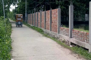 আদালতের স্থগিতাদেশের পরও প্রাচীর নির্মাণের অভিযোগ জগন্নাথপুরে