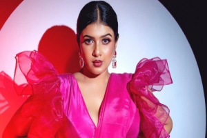 জন্মদিনে সংসার ভাঙার ঘোষণা দিলেন সুস্মিতা