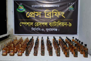 ছাতকে ৭৮ বোতল বিদেশি মদ উদ্ধার, অভিযান টের পেয়ে পালাল ৩-৪ জন