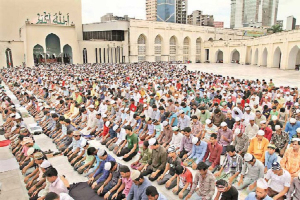 বিনা ওজরে টানা তিন জুমআ'হ না পড়ার শাস্তি