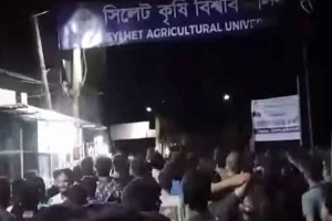 সিকৃবিতে ছাত্রদলের ব্যানার ছেঁড়া নিয়ে ছাত্রলীগ-সমর্থিত শিক্ষার্থীদের সংঘর্ষ, আহত ১০