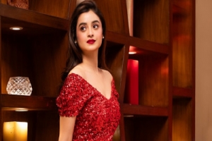 প্রথমবার বলিউডের বানিজ্যিক সিনেমায় দর্শন