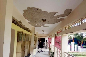ভীতি-উৎকণ্ঠায় ক্লাস করছে শিক্ষার্থীরা